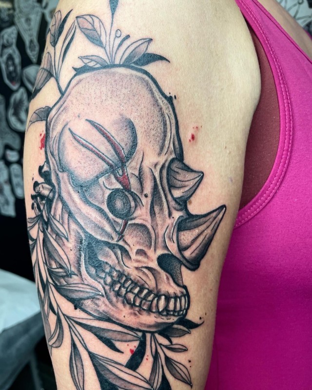 Tatouage Skull  Dr Who proche Montpellier