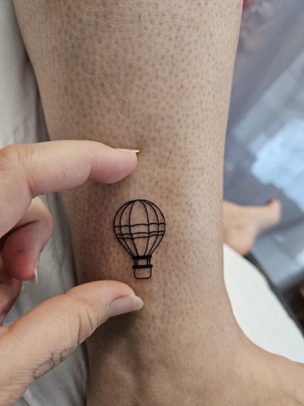 Tattoo minimaliste à Mèze